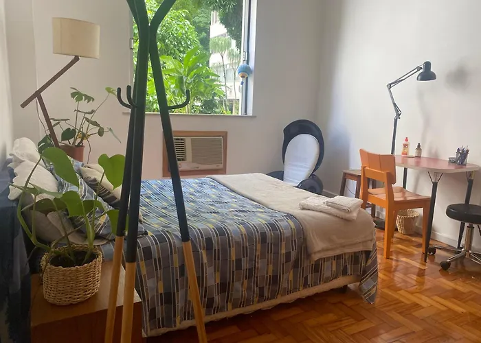 Quarto simpático em Botafogo próx ao metrô Rio de Janeiro